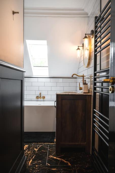 Apartamento The West End Loft - 5* Retreat - Private Parking! Glasgow Exterior foto